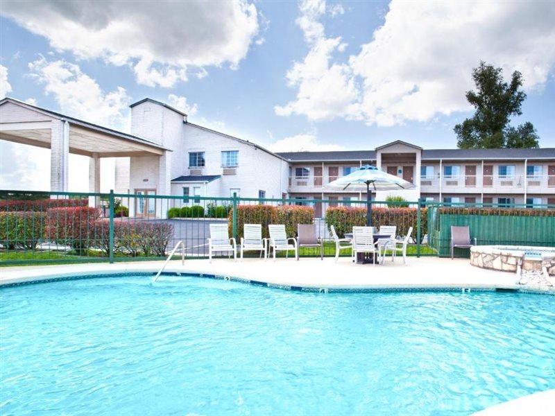 Days Inn By Wyndham Kerrville Buitenkant foto
